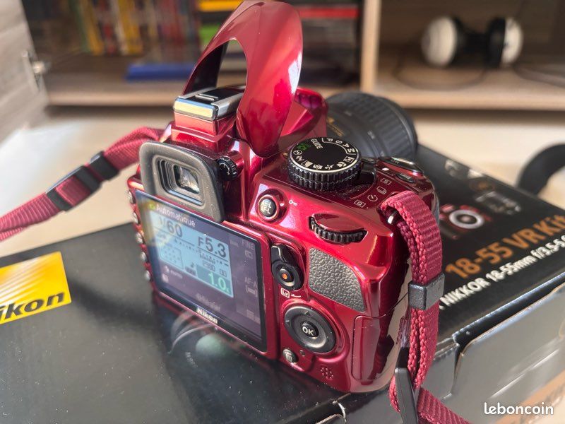Appareil Photo Reflex Numérique Nikon D3100 14.2MP Rouge Avec Objectif - Occasion - Fonctions Vidéo HD