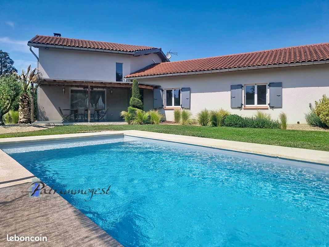 Maison 7 pièces 192 m² · à Mizérieux · 192 m² · 430 000 €