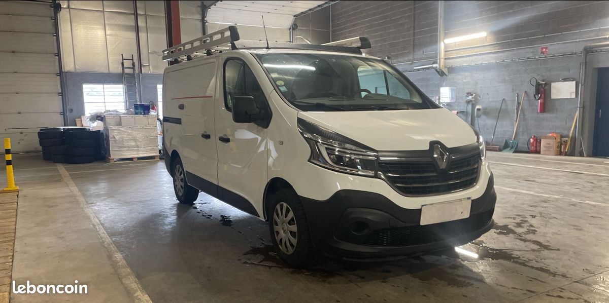 Renault Trafic III phase II 2.0 DCI 120 CV FAIBLE KM/ GPS/ TBE/GTIE 12 MOIS (image 5)