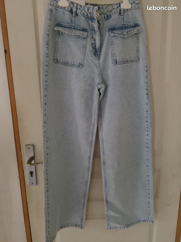 Vend jeans bleu ciel fit large (image 3)