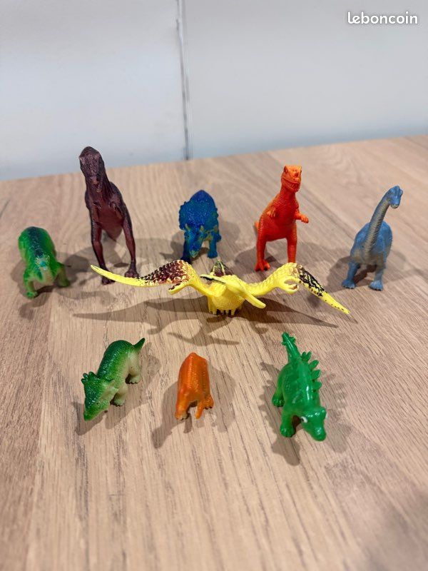 Lot De 21 Figurines Dinosaures – Marques UKRD Et Autres – Collection Enfant Ou Déco