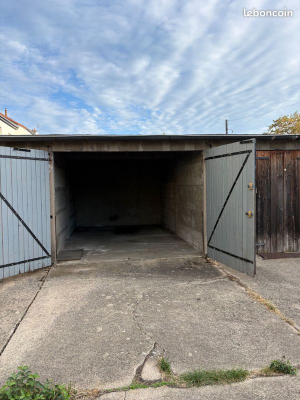 Parking 15 m² · à Metz · 15 m² · 12 300 €