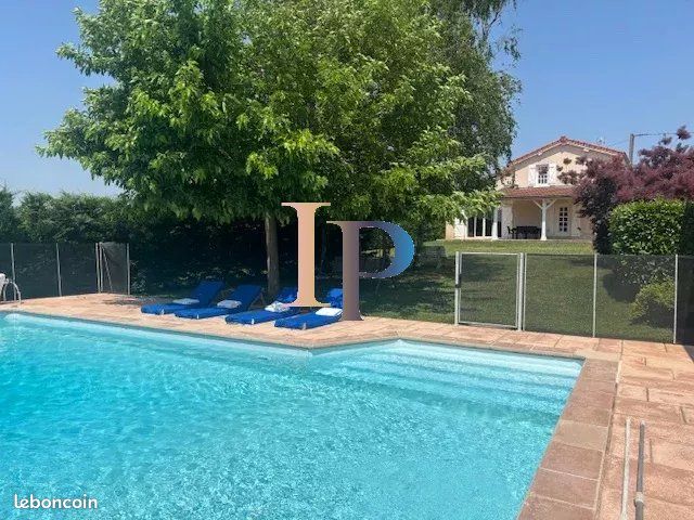 Maison 6 pièces 166 m² · à Charlieu · 166 m² · 350 000 €