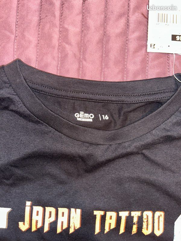 T-shirt (image 3)