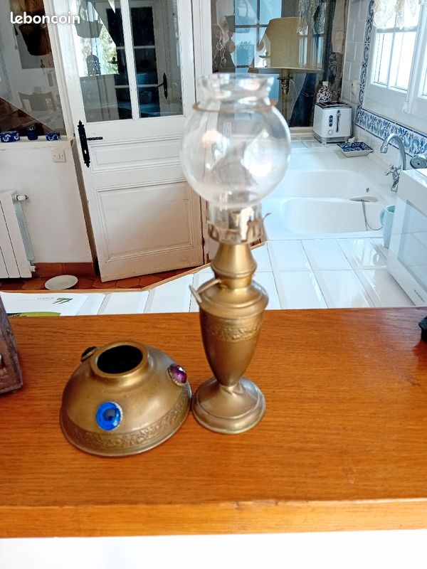 Petite lampe à pétrole ancienne (image 4)