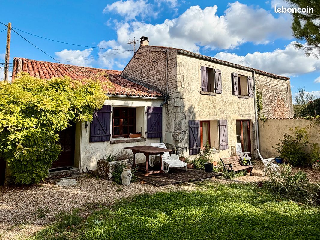 Maison 7 pièces 190 m² · à Saint-Mandé-sur-Brédoire · 190 m² · 179 900 €