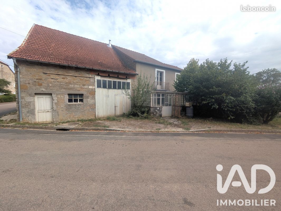 Maison 3 pièces 90 m² · à Verseilles-le-Bas · 90 m² · 80 000 €