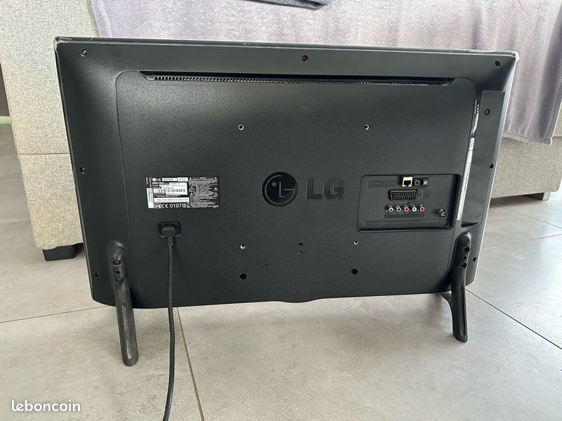 TV LG 32’’ (80 cm) smart TV bande Led à changer (image 2)