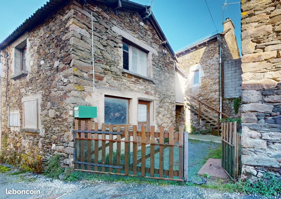Maison 3 pièces 98 m² · à Salmiech · 98 m² · 70 000 €