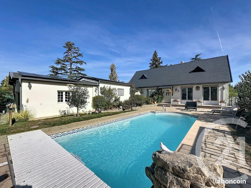 Maison 7 pièces 188 m² · à Charbonnières-les-Bains · 188 m² · 870 000 €