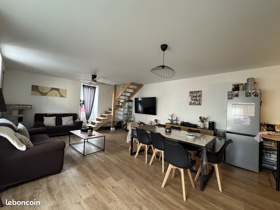 Maison 4 pièces 77 m² · à Sainte-Croix-du-Mont · 77 m² · 770 €