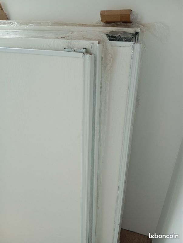 Porte placard coulissant (image 3)