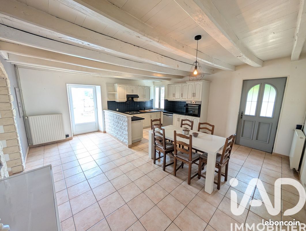 Maison 4 pièces 105 m² · à Civaux · 105 m² · 133 000 €