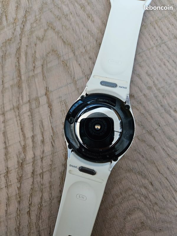 Galaxy Watch6 40mm crème + chargeur sans fil duo (image 2)