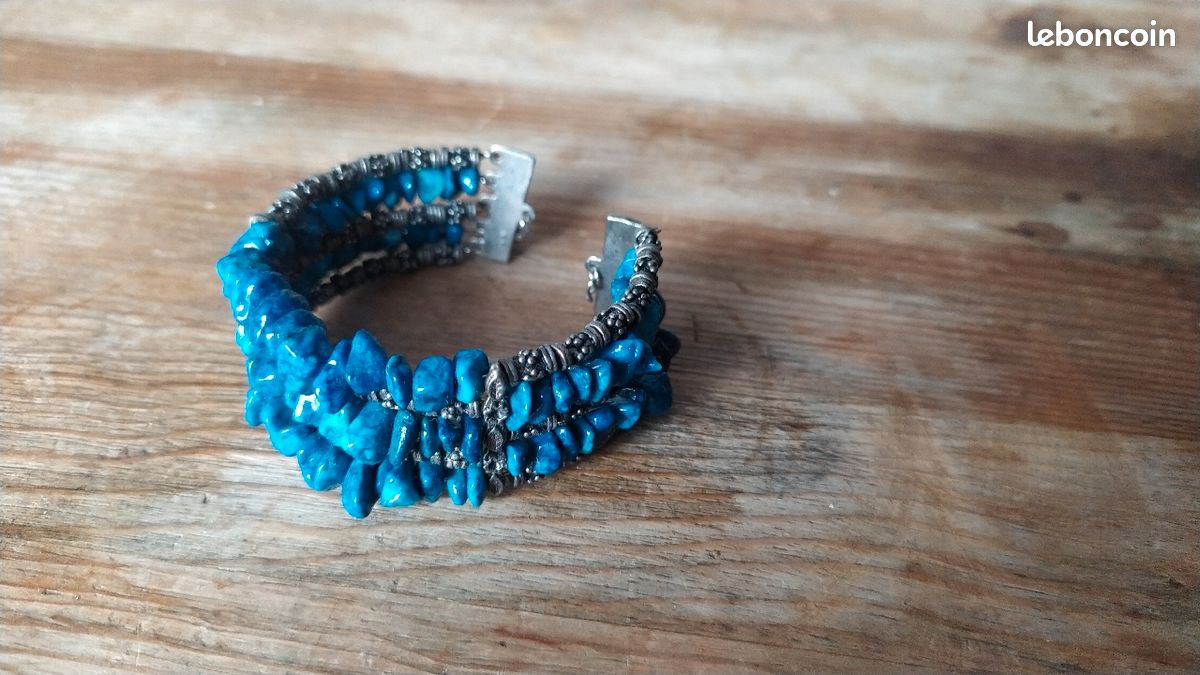 Bracelet en pierres bleues (image 1)