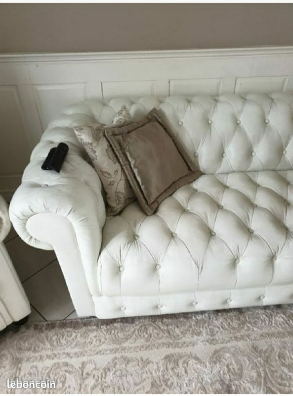 Canapé chesterfield blanc cassé (image 2)