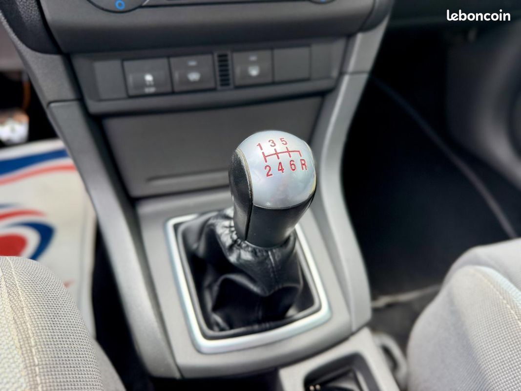 FORD FOCUS ST 2.5 225Ch MK2- Toit ouvrant - xénons - Première main (image 22)