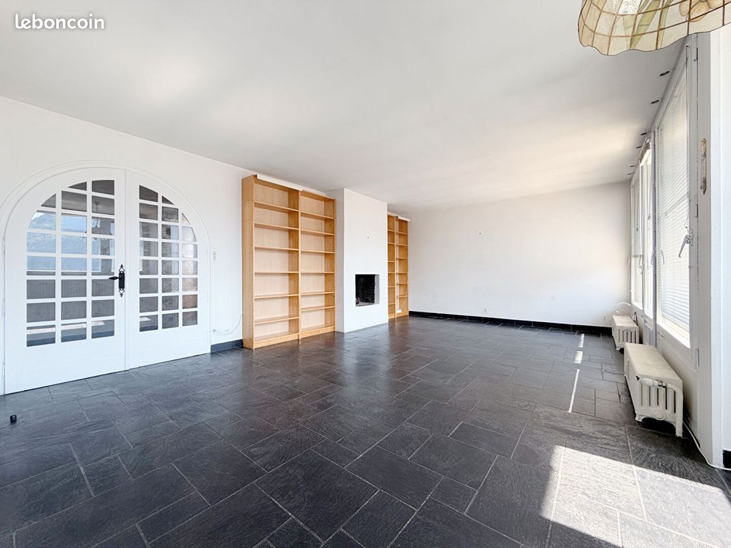 Appartement 5 pièces 133 m² · à Cluses · 133 m² · 208 000 €
