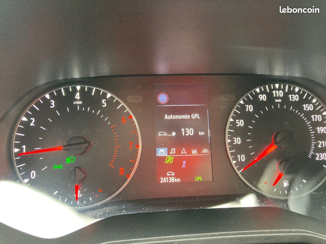 CLIO 5 ECO-G 100 (ESSENCE/GPL) EVOLUTION ( Série spéciale .Jante alliage , régulateur & limiteur de vitesse, Android & Apple carplay .....) (image 10)