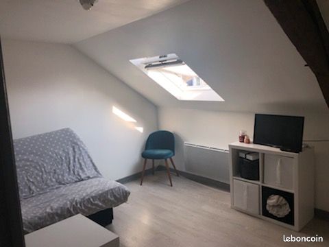 https://img.leboncoin.fr/api/v1/lbcpb1/images/85/76/b5/8576b580689ec8d39bf28f155eee20e7bcad20ae.jpg?rule=ad-image