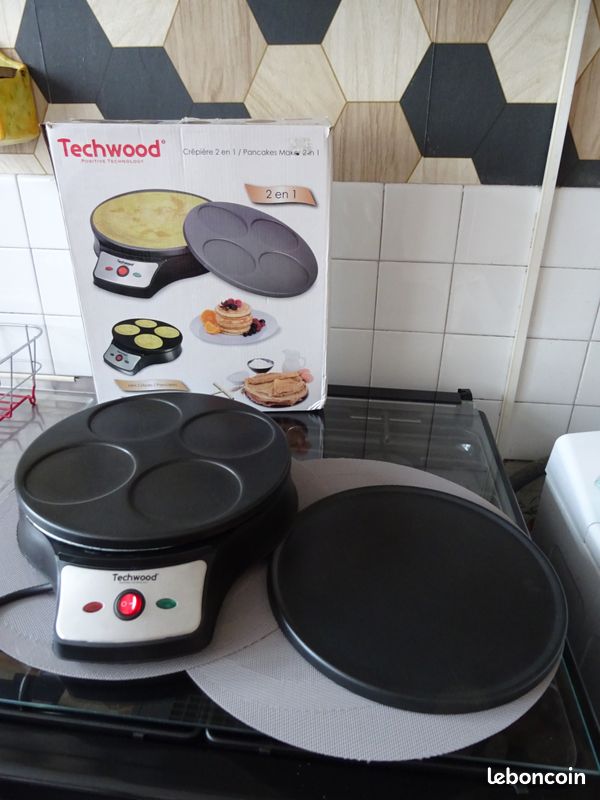 Plaque à crêpes TEFAL TS-01020730