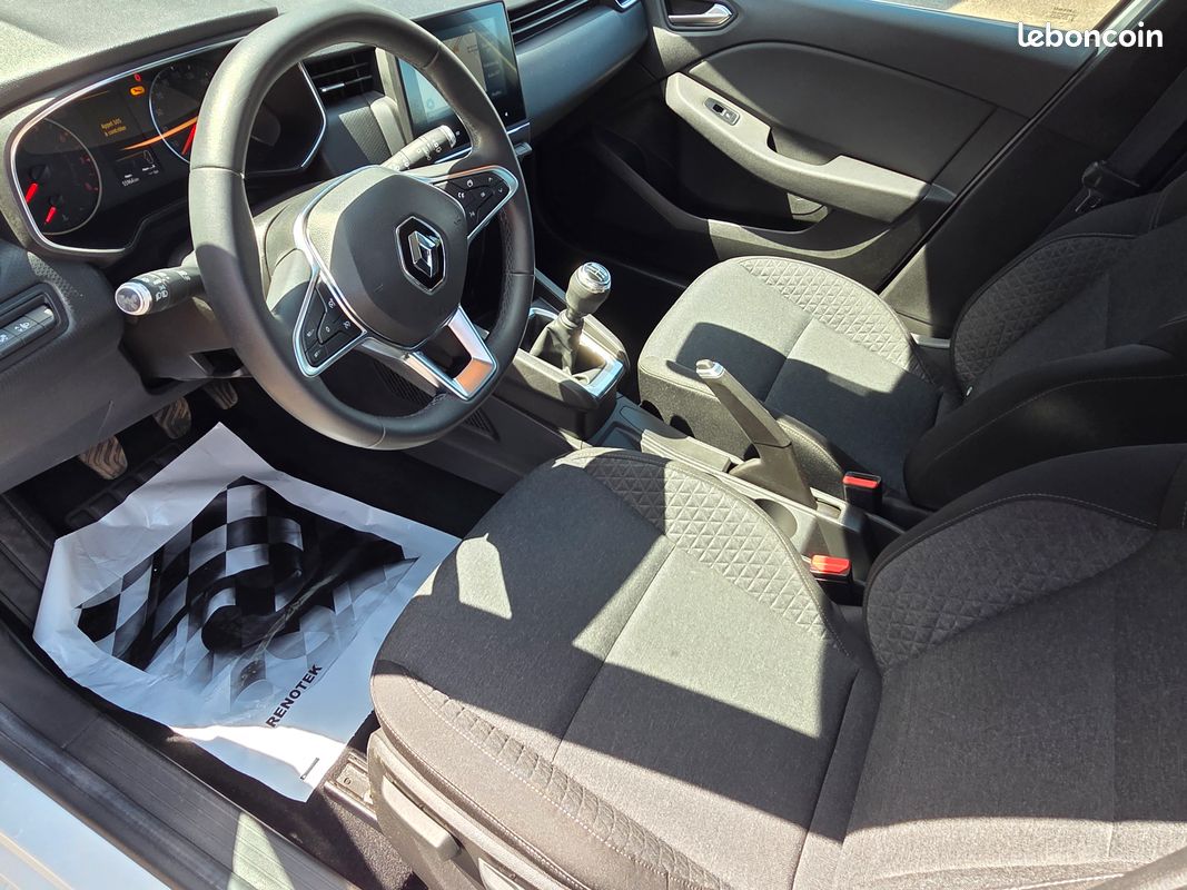 Renault Clio 1.0 L TCe 100 CH "Business" (image 2)