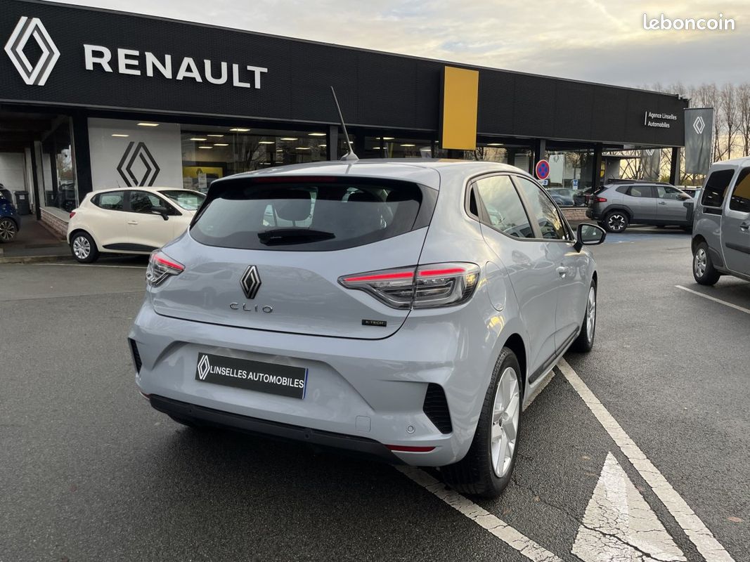 Renault Clio (5) Evolution E-Tech full hybrid 145 -24 (image 2)