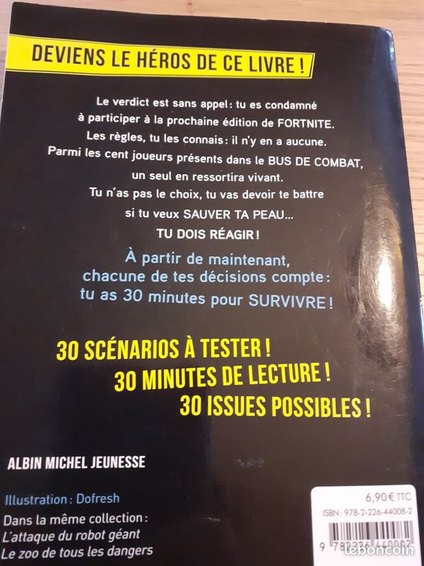 Lot livres FORTNITE - 1 guide Fortnite Battle Royale + 1 histoire dont tu es le héros + 1 Magazine (image 3)