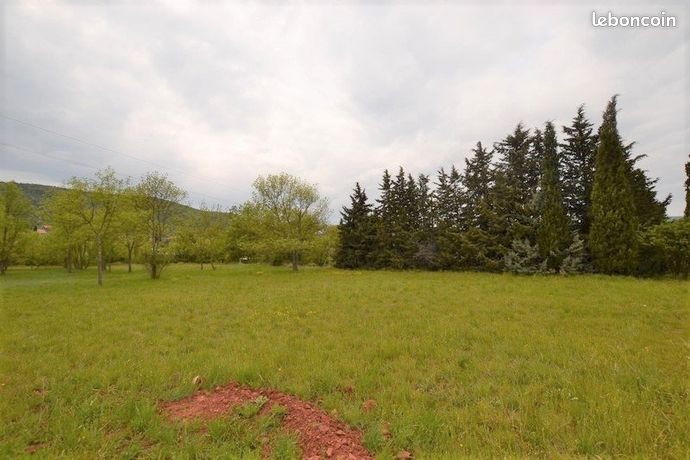 Terrain 1 066 m² Sommery
