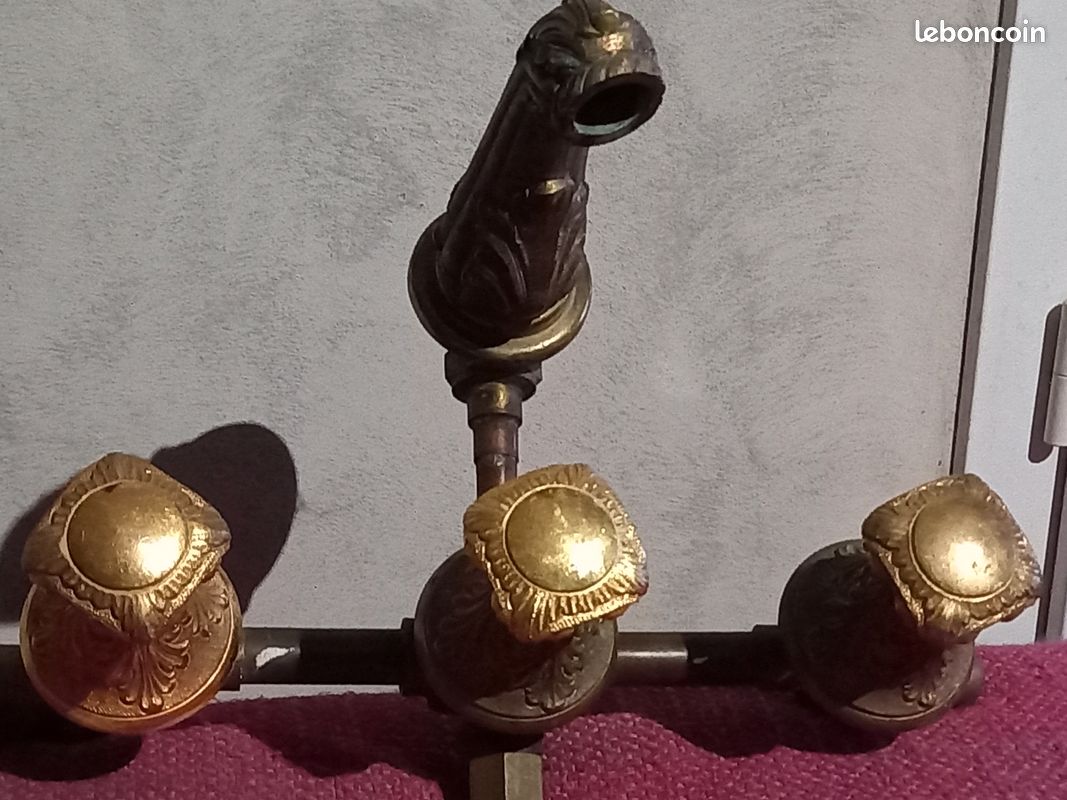 Robinet ancien en bronze (image 1)