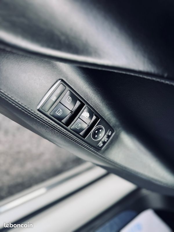 TESLA Model S 320CH BASE + 2EME MAIN + TOIT OUVRANT/PANO + AUTO PILOT + CAMERA DE RECUL + GARANTIE 12 MOIS (image 36)