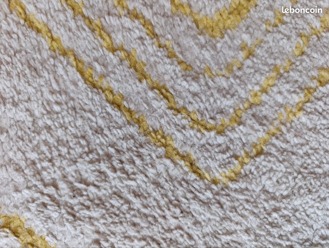 Tapis motifs jaune et crème (image 3)