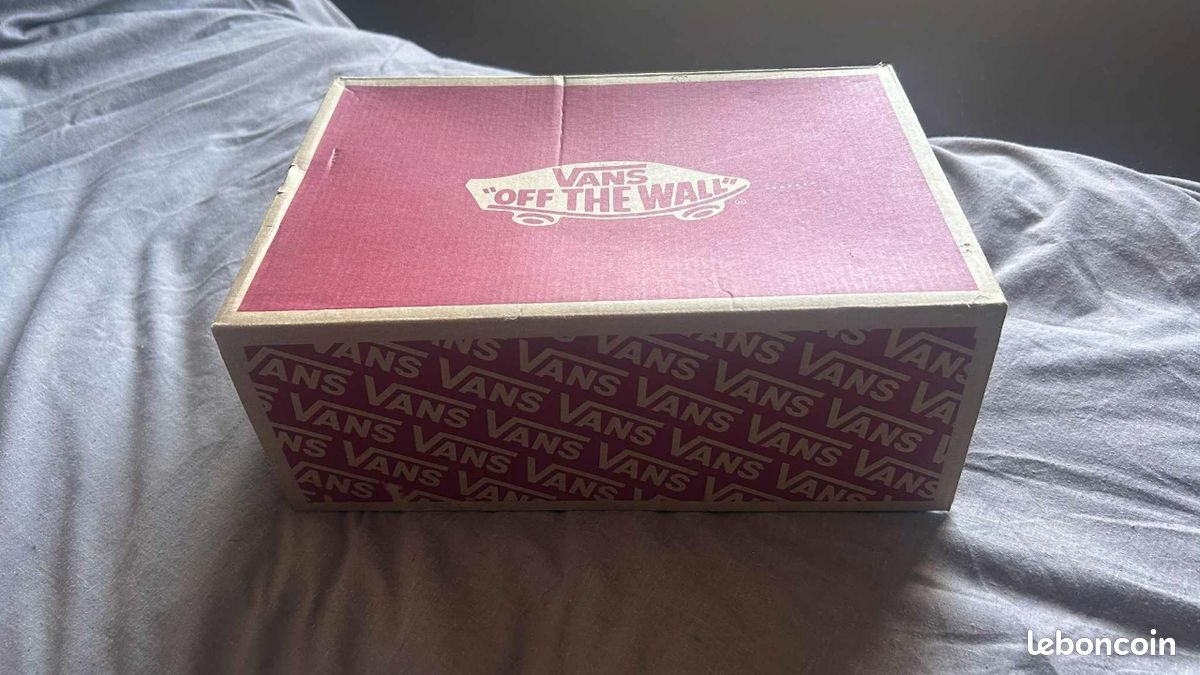 Vans (image 2)