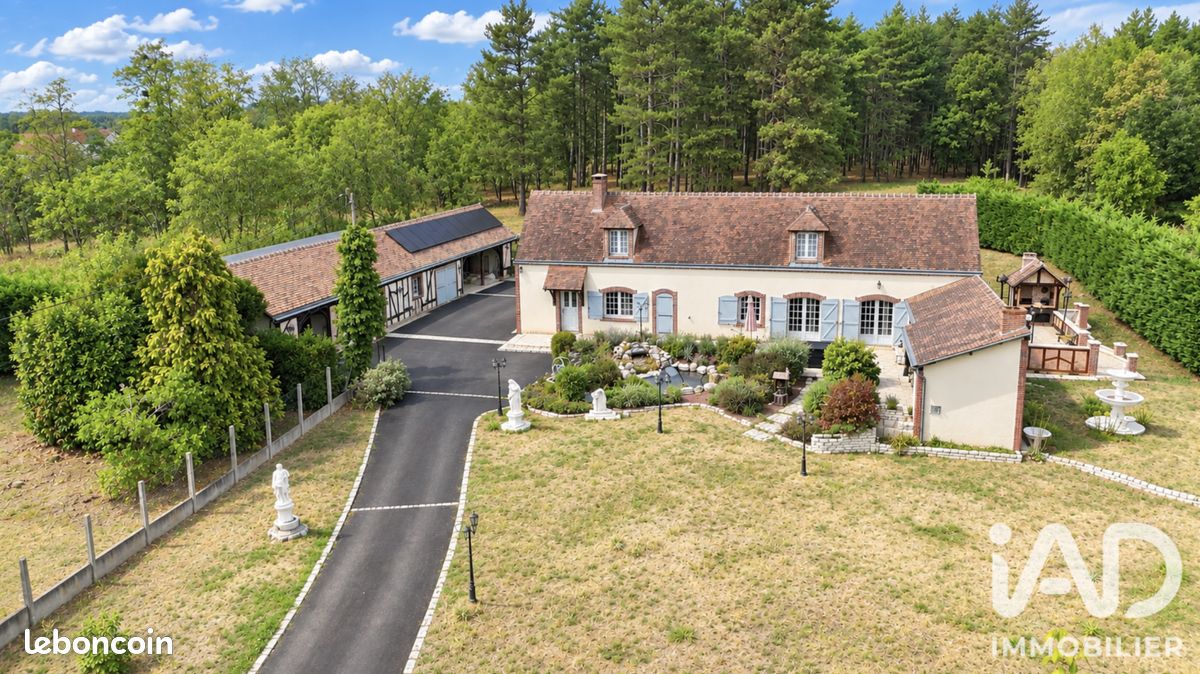 Maison 10 pièces 242 m² · à Nevoy · 242 m² · 292 000 €