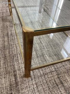 Table basse en bronze poli à double plateau de verre, travail Français attribué à Jacques Quinet pour Maison Malabert (image 9)
