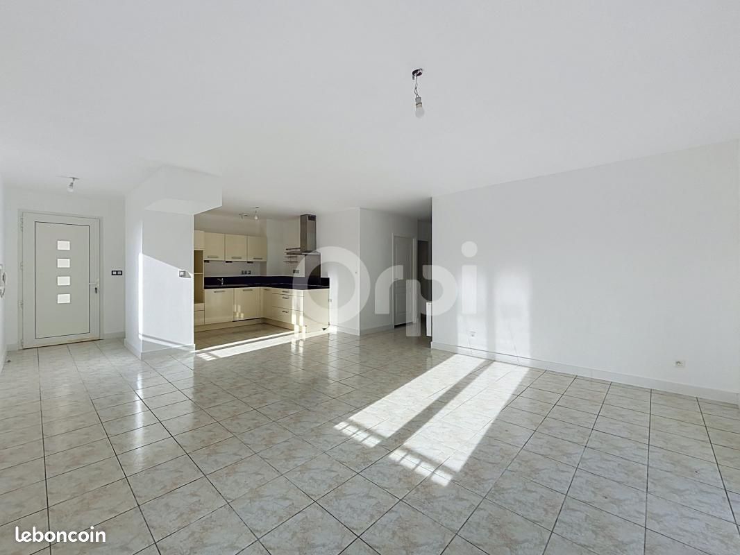 Appartement 3 pièces 78 m² · à Breuil-le-Vert · 78 m² · 900 €/mois