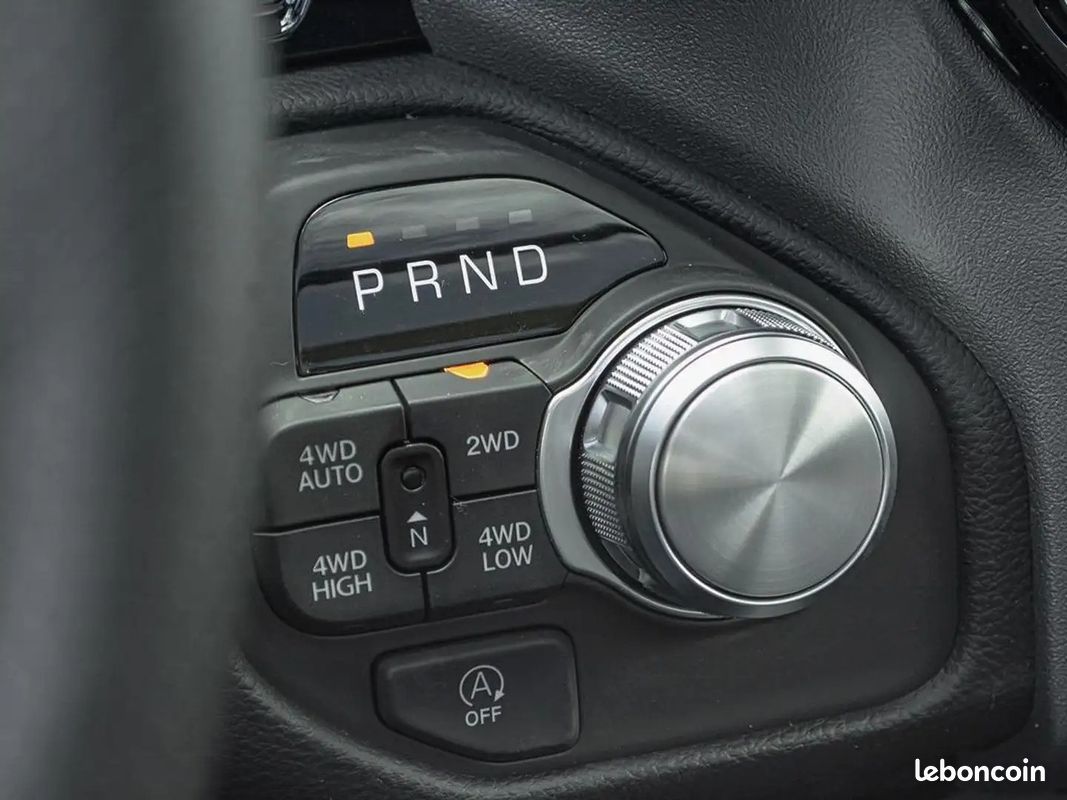 Dodge RAM 1500 Sport 5.7 HEMI V8 4x4 Crew Cab – Caméras 360 – ACC – Neuf - TVA récupérable (image 12)