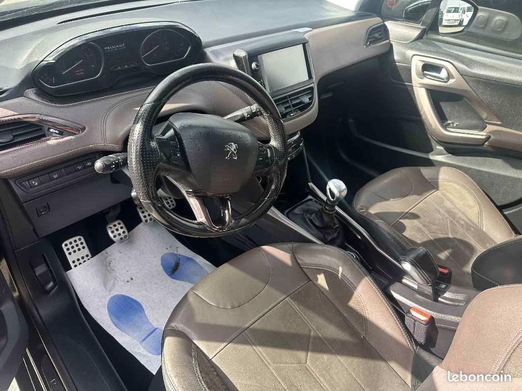 Peugeot 2008 1.6 e-HDi 115ch FAP BVM6 Allure (image 8)