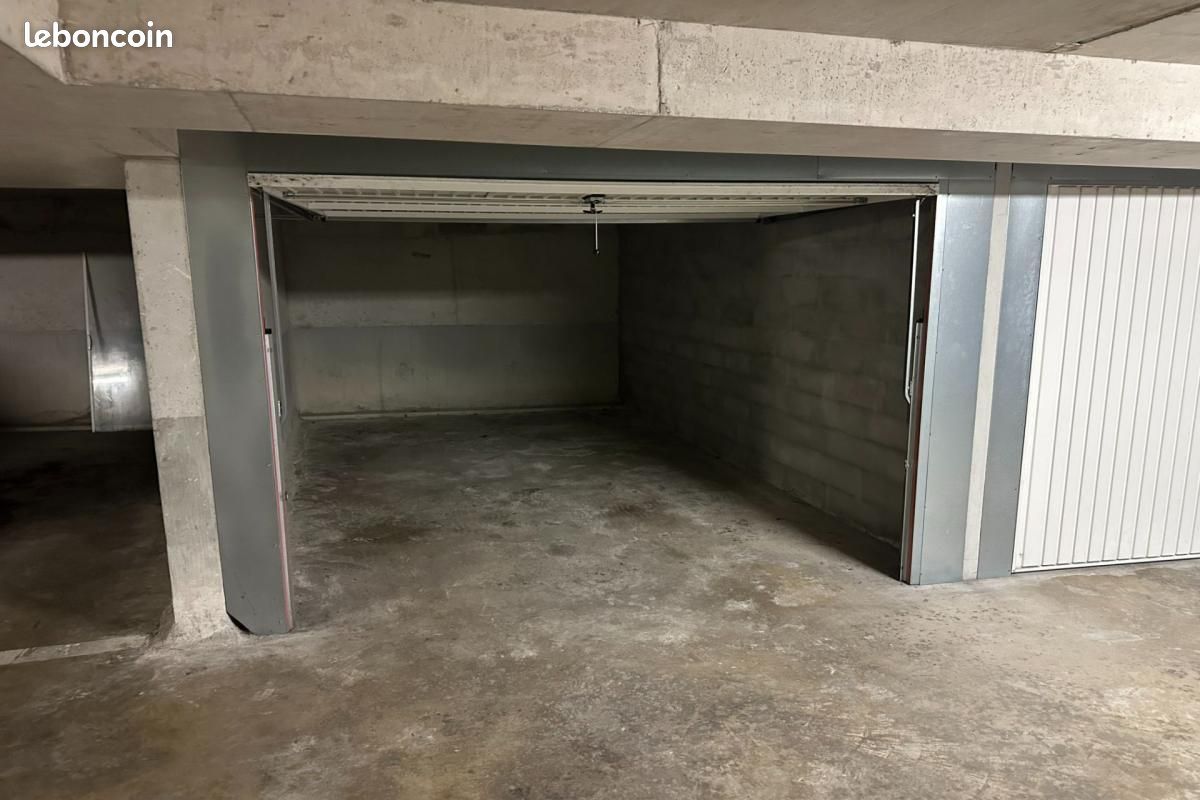 Parking 16 m² · à Cagnes-sur-Mer · 16 m² · 44 900 €
