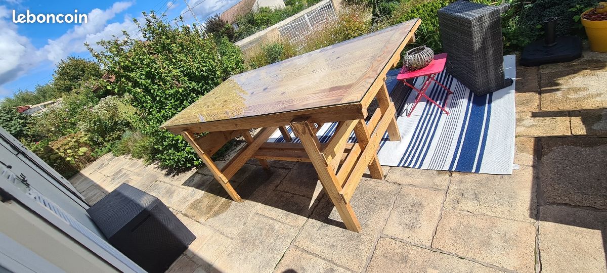 Table + tabourets (image 1)