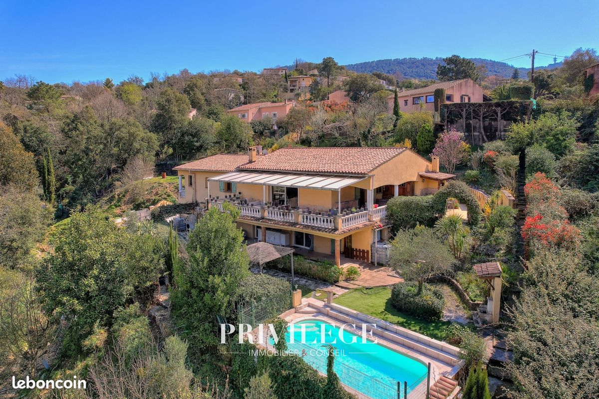 Maison 6 pièces 238 m² · à Les Adrets-de-l'Estérel · 238 m² · 730 000 €