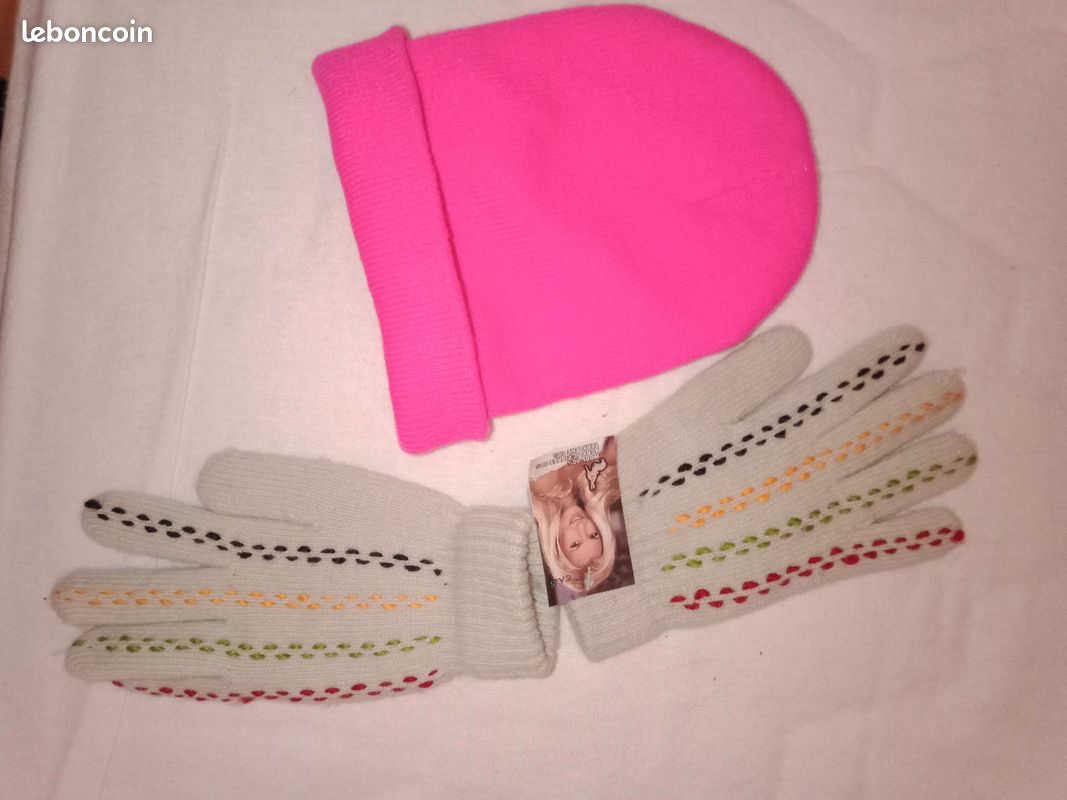 Gants neufs et bonnet fille/Femme (image 8)
