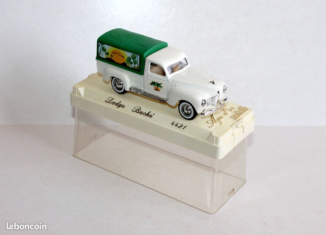 Solido age d'or dodge bache 4421, sun club miniature 1/43