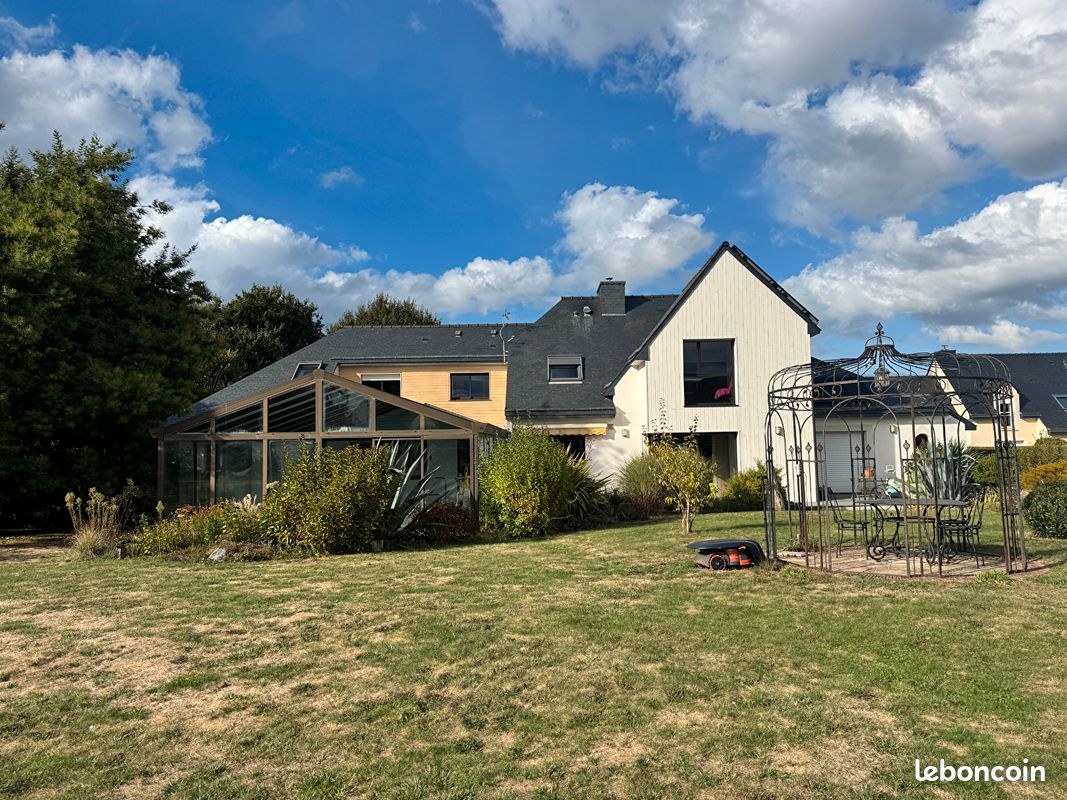 Maison 6 pièces 245 m² · à Yffiniac · 245 m² · 651 000 €