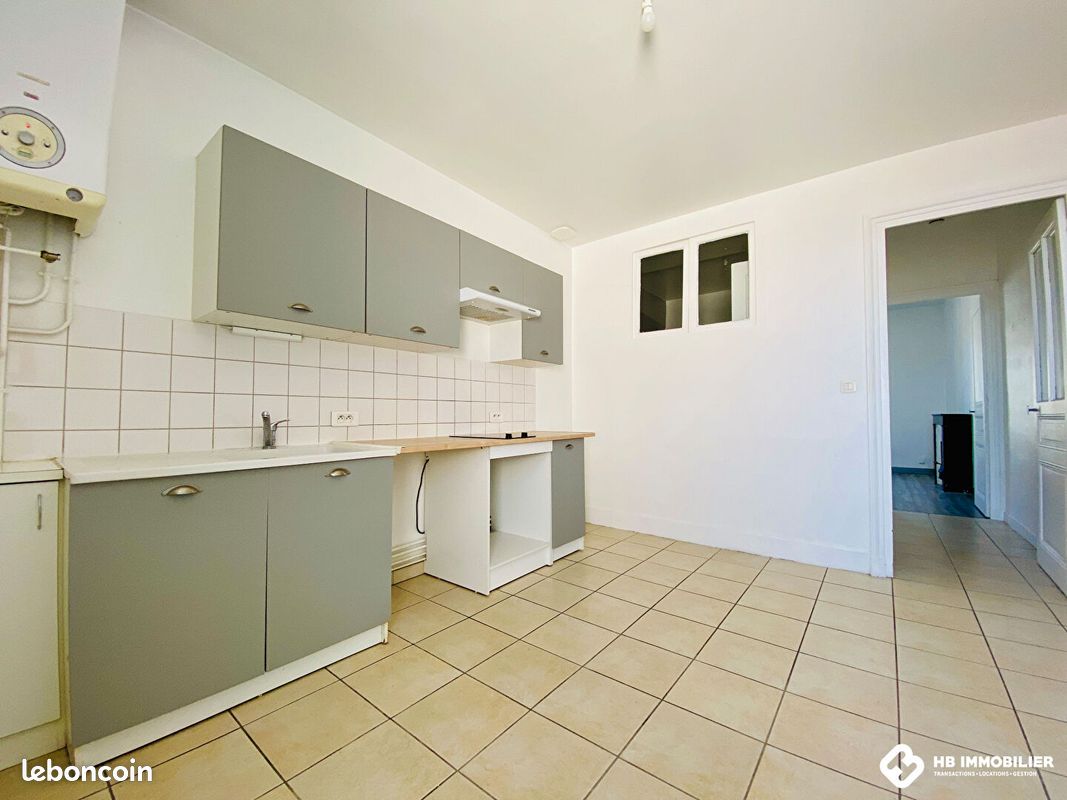 Appartement 2 pièces 46 m² · à Roanne · 46 m² · 420 €