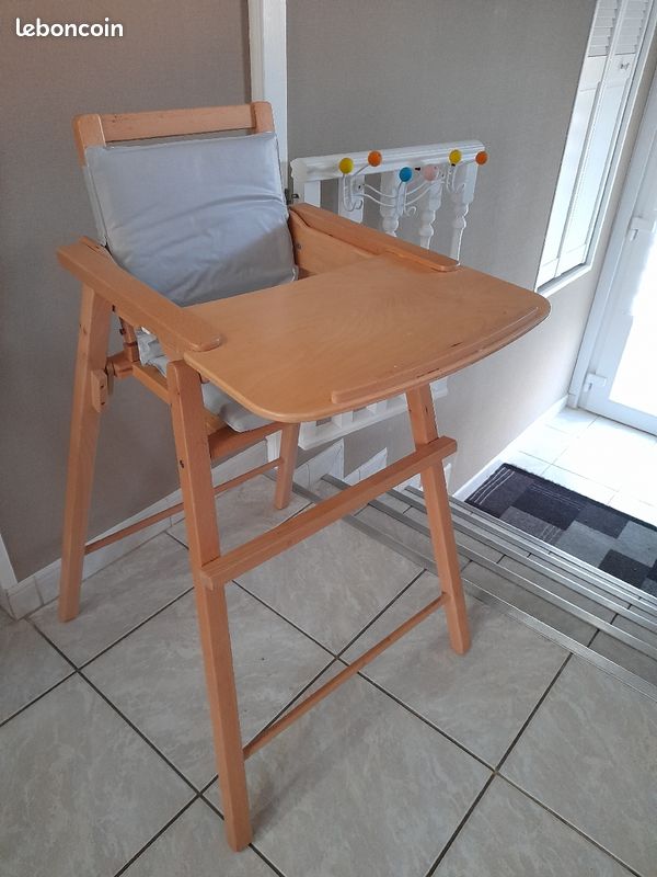 Chaise Haute At4 D Occasion Annonces Equipement Bebe Leboncoin Page 2