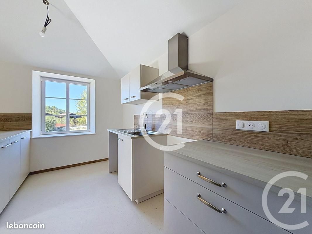 Maison 3 pièces 72 m² · à Bourg-Charente · 72 m² · 498 €/mois