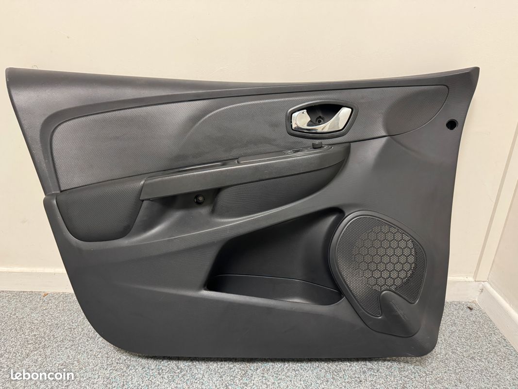 Garniture De Panneau De Porte Avant Droit - Renault Clio IV - Réf 809007529R - Occasion