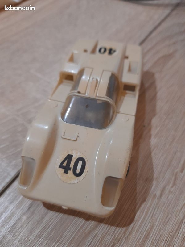 UNIVERSAL HOBBIES, DEUTZ-FAHR TTV 7250, échelle 1/32, UH6482