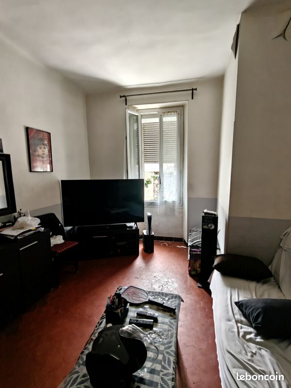 Immeuble 335 m² · à Marseille · 335 m² · 380 000 €
